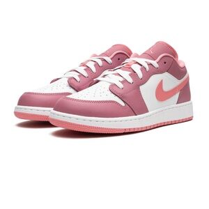 JORDAN 1 LOW GS
"DESERT BERRY" Youth 4